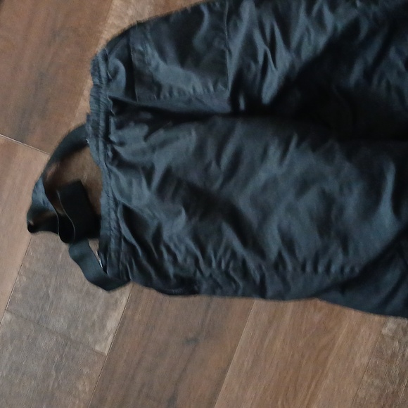 Snowpants - Picture 7 of 10